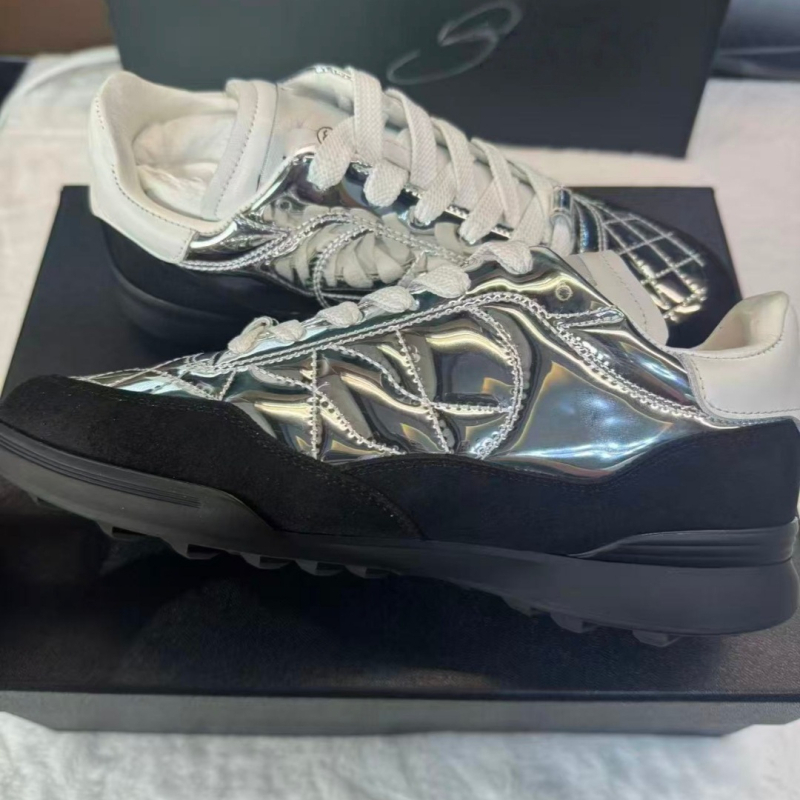 Belando unisex treniruojamų batų su split oda viršutine dalimi, anti-slip gumine padas, natūrali oda įdėklas ir avies vilnos pamušalas; priekinis raišteliai