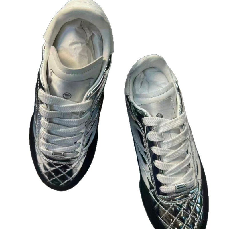 Belando unisex treniruojamų batų su split oda viršutine dalimi, anti-slip gumine padas, natūrali oda įdėklas ir avies vilnos pamušalas; priekinis raišteliai