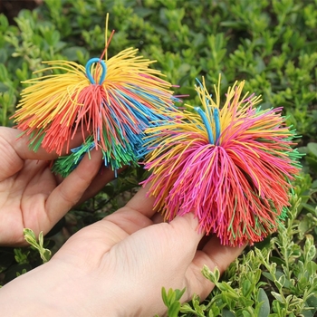 Координационна играчка за сенсорно развитие с каучук — тренира ръчни умения и координация ръка-крак; подходяща за възраст 15–35 години; категория: торба за пясък; 3C: над 14 години