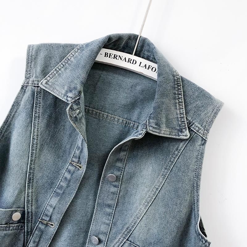Vestă din denim cu buzunare, amestec denim/pamuc 50–70%, guler baseball, primăvara 2025, siluetă neregulată