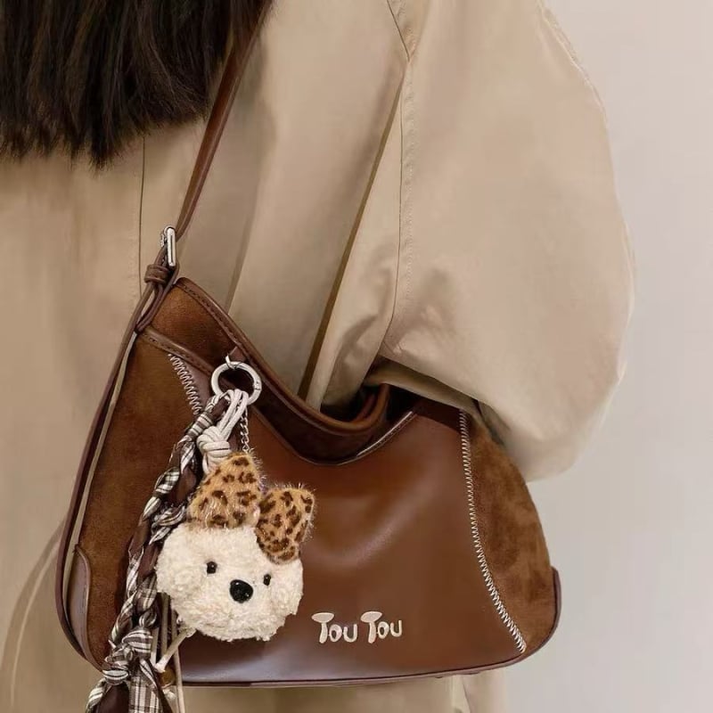 PU patchwork kott, horisontaalne ruudukujuline kuju, lukustuv avamine, sisemine tasku, telefoni tasku (Materjal: PU; Patchwork kujundus; Horisontaalne ruutu kujund; Lukustuv avamine; Telefoni tasku)