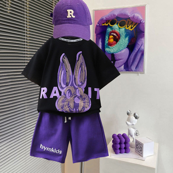 Комлект от две части за лято: горнище с къс ръкав и къси панталони, текстов принт, памучна тъкан, подплата от памучна смес