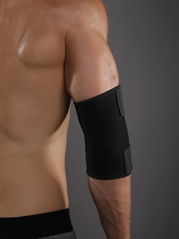 Neopreno alkūnių apsauga - kompresinės apsaugos suaugusiems, tinkama krepšiniui, dviračiui, štangų kilnojimui ir tenisui