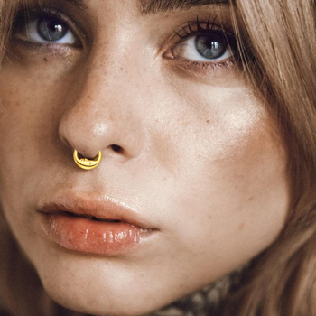 Prsten za nosni septum - titanijeva legura, polirana površina, unisex model 'Speaker', marka Jane Ping