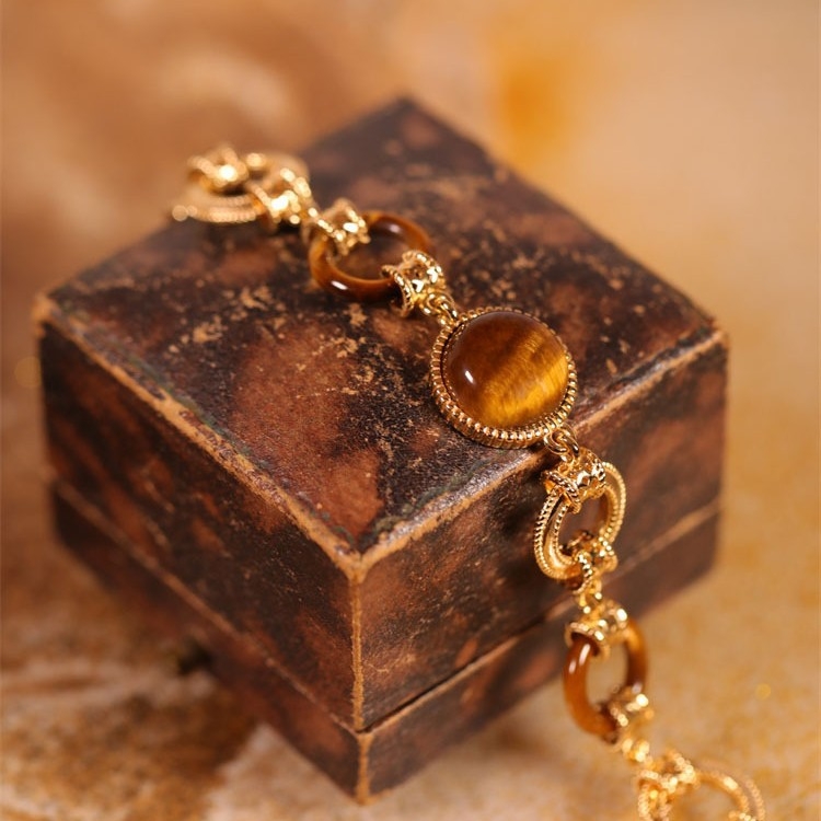 Bakreni narukvica s tigrovim okom, zlatno obložena, elektroplatiranje, retro umjetnički stil, porijeklo Shanwei, zima 2023, ženski nakit