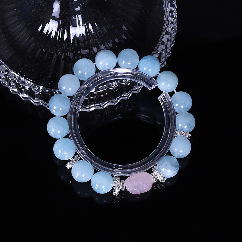 Narukvica s Pixiu privjeskom, ružičasti kvarc perle, kristalni materijal, individualno zapakirano, proljeće 2025