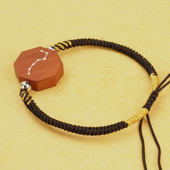 Гривна от Jujube дърво с двустранен сребърен Ба Гуа и Big Dipper талисман, полу-ръчна и полу-механична изработка, персонализация налична