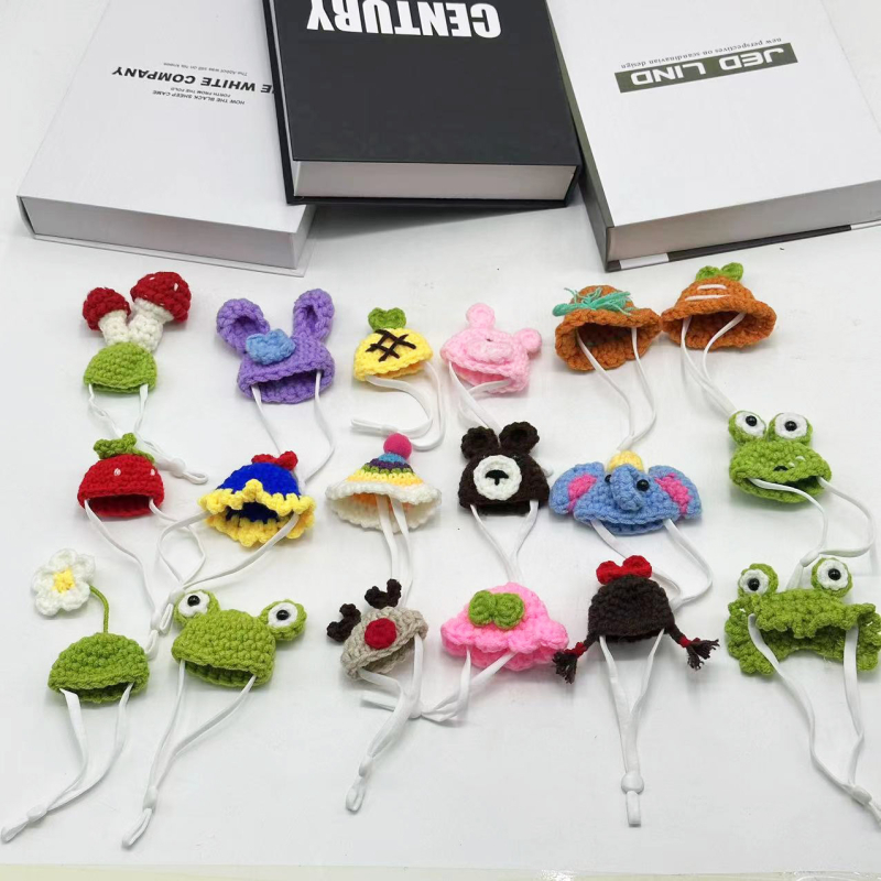 Šešir za mala kućna ljubimca - crtani motiv, poliester, ručno kukičani pleteni, četiri sezone, brend Jupai