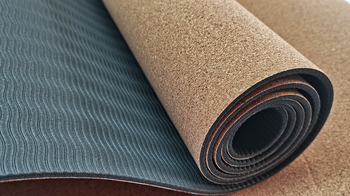 Joga prostirka s integriranom linijom poravnanja, TPE materijal, debljina 6 mm, težina 800 g, protuklizna