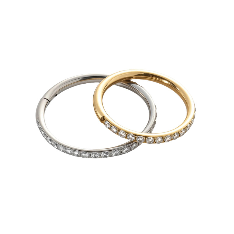 F136 titāna sakausējuma auskari – ģeometriski riņķi, unisex, pulēti ar titāna kristālu