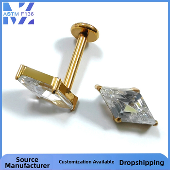 G23 titāna rombveida auskari ar balto kristālu, pulēta virsma, unisex stils