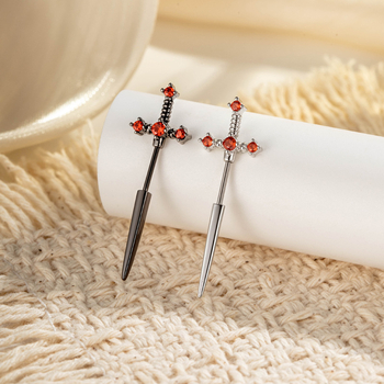 Ausu pīrsings krusta zobu formā, mikro pavé cirkonijs, skrūvējama aizdare, pāra stils