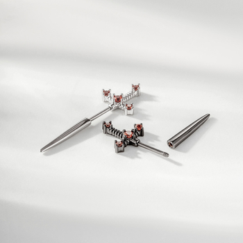 Ausu pīrsings krusta zobu formā, mikro pavé cirkonijs, skrūvējama aizdare, pāra stils