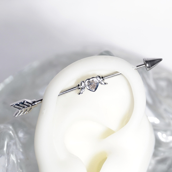 Ausu tilta barelis ar sirds un bulta motīvu, 316L nerūsējošais tērauds, cirkons ievietojums, garš stienis