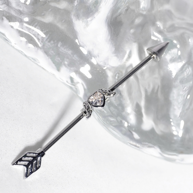 Ausu tilta barelis ar sirds un bulta motīvu, 316L nerūsējošais tērauds, cirkons ievietojums, garš stienis