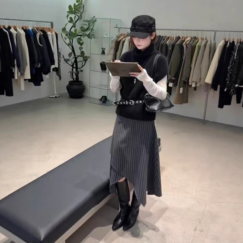 Costum damă cu vestă și fustă lungă, poliester, iarnă 2025, stil casual