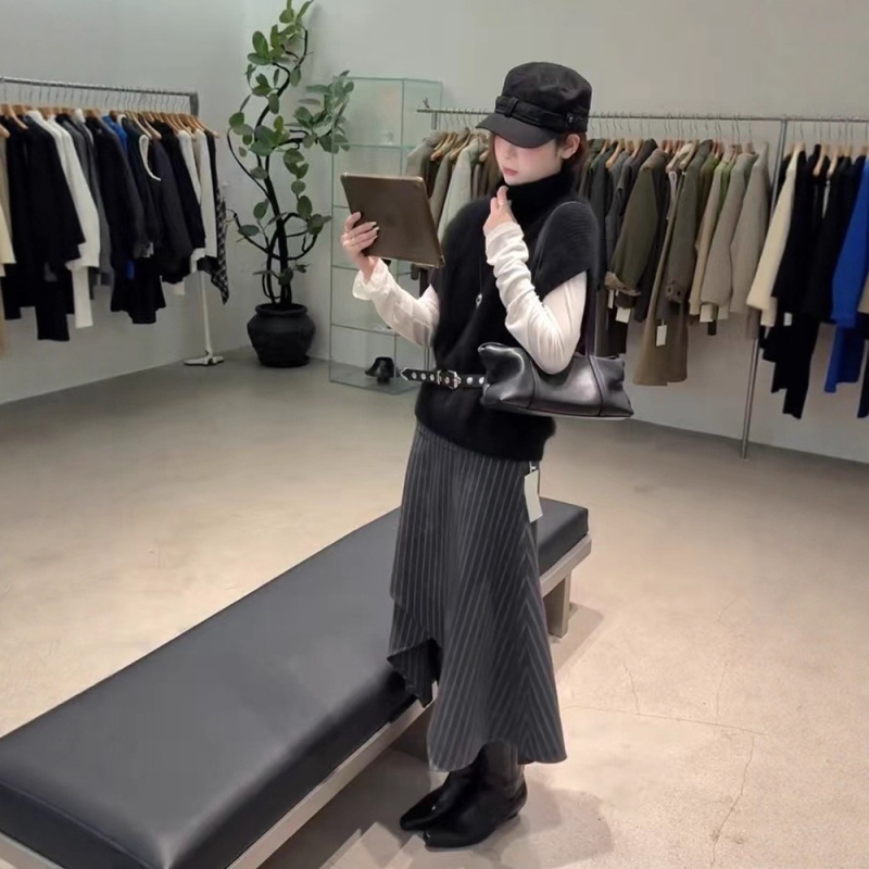 Costum damă cu vestă și fustă lungă, poliester, iarnă 2025, stil casual