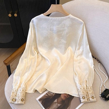 Košulja od satena s jacquard broderijom, 3D uzorak, okrugli ovratnik, dugi rukavi