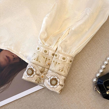 Košulja od satena s jacquard broderijom, 3D uzorak, okrugli ovratnik, dugi rukavi