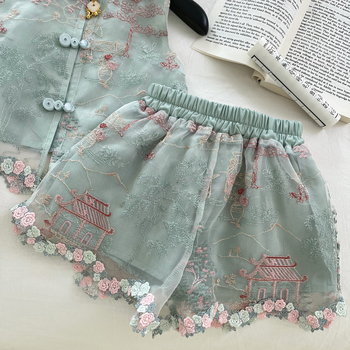 Set pentru copii în stil chinezesc: vestă fără mâneci și șorturi, organza dublă, broderie densă, jacquard poliester 70–80%, vară 2025