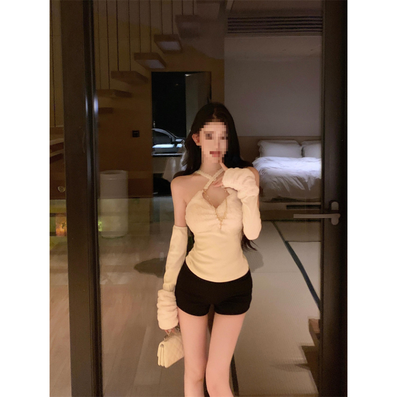 Top camisolă cu mâneci pufoase, bretele subțiri, croială în formă de A, lungime ultra-scurtă, țesătură plasă