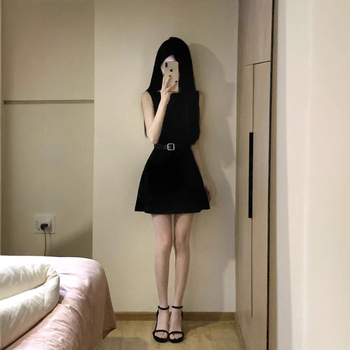 Rochie din poliester, lungime medie, decolteu rotund, fără mâneci, stil prințesă