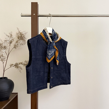 Vesta damă cu decolteu în V, țesătură rayon cu amestec lână de oaie, primăvara 2025