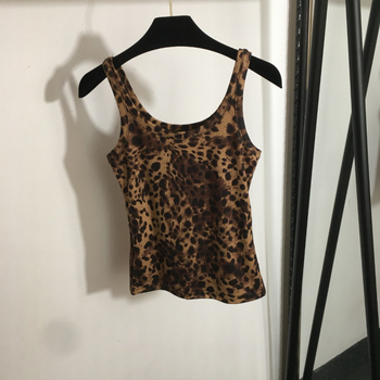 Leopard print dvodijelni set: bez rukava camisole i capri hlače, pamuk–poliester smjesa, aplikacije, ljeto 2025