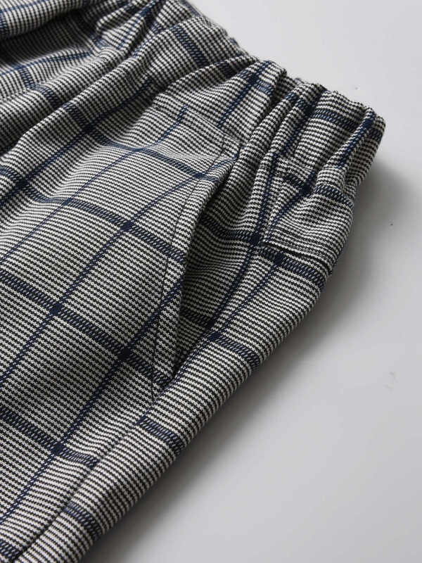 Costum copii trei piese pentru băieți: cămașă cu mânecă lungă și papion, vestă în carouri și pantaloni; bumbac 92%; pentru vârsta 3–8 ani