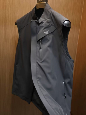 Jachetă-vestă pentru bărbați cu guler înalt și fermoar - croială slim, ușoară, poliester (90%)