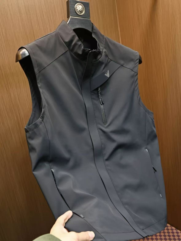 Jachetă-vestă pentru bărbați cu guler înalt și fermoar - croială slim, ușoară, poliester (90%)