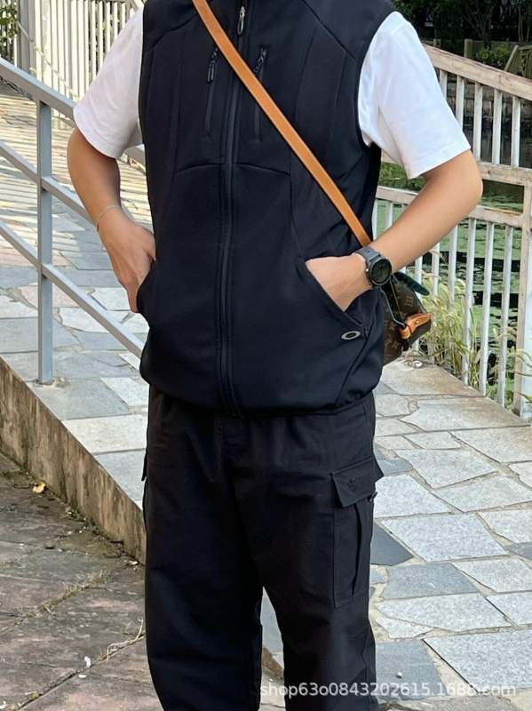 Vesta de lucru pentru bărbați cu fermoar și guler înalt, țesătură din amestec de poliester, multiple buzunare