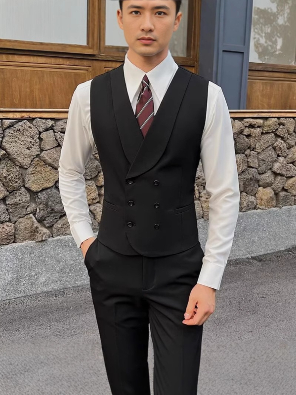 Vestă masculină - minimalistă (croială Slim-fit; guler în V; nasturi în două rânduri; Poliester 100%)