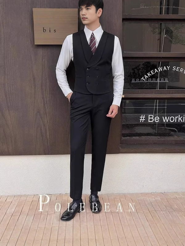 Vestă masculină - minimalistă (croială Slim-fit; guler în V; nasturi în două rânduri; Poliester 100%)