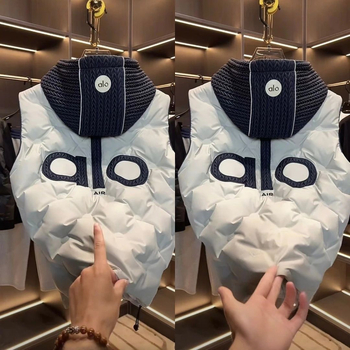 Vestă bărbătească cu glugă, croială Slim Fit, guler înalt, fermoar, 100% poliester, căptușeală poliester, iarnă