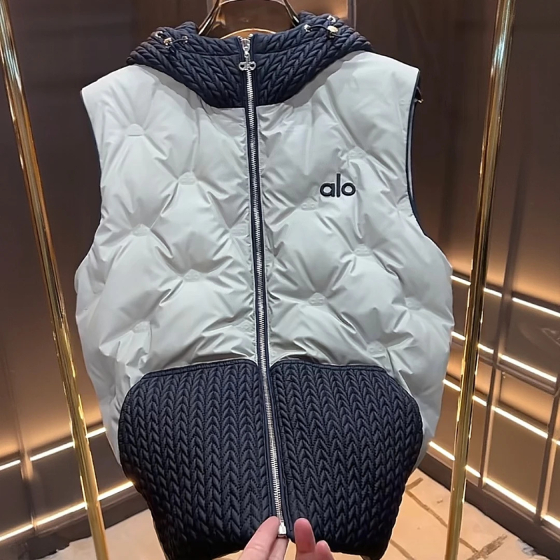 Vesta masculină din poliester, cu glugă, fermoar, guler înalt, croială slim