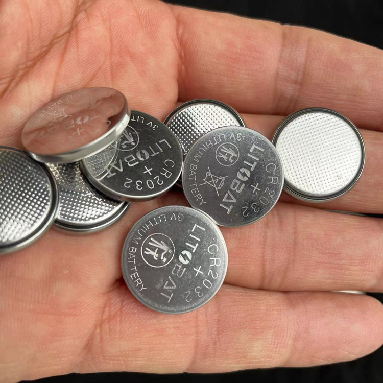 CR2032 gumbasta litijska baterija – Bez privatnih marki