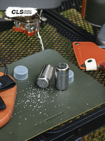 Ārējais mini garšvielu pudeliņu komplekts – 2 gab., nerūsējošais tērauds, pārnēsājams un ultra viegls, apmēram 45 g, ar uzglabāšanas somiņu, 1–2 personām