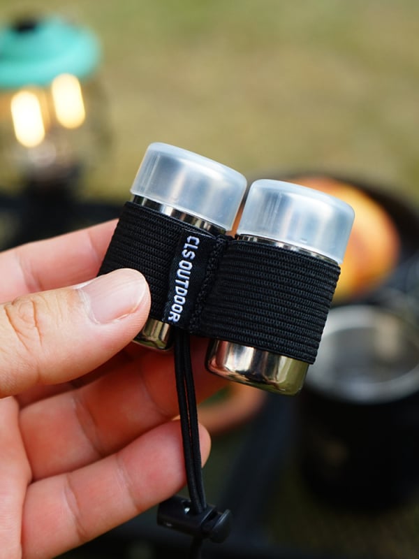 Ārējais mini garšvielu pudeliņu komplekts – 2 gab., nerūsējošais tērauds, pārnēsājams un ultra viegls, apmēram 45 g, ar uzglabāšanas somiņu, 1–2 personām