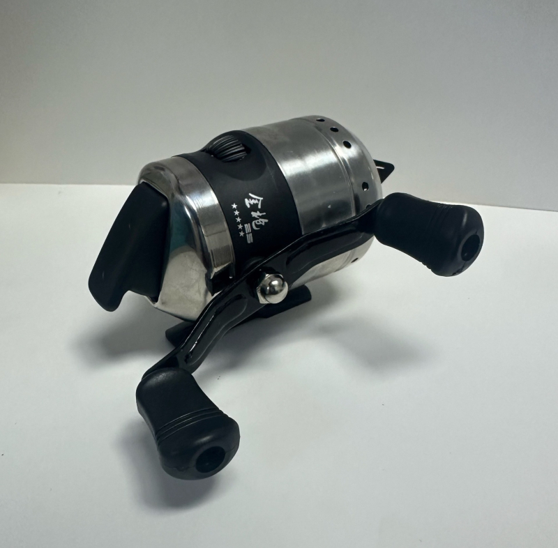 Zatvoreni mulinet za ribolov — Marka: Tisuće proizvoda — 40 komada u kutiji