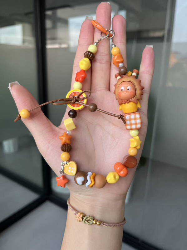 DIY privjesak za telefon i ključač — ručno izrađeni perličasti dizajn s motivom mačka/Snoopy, plast/smola