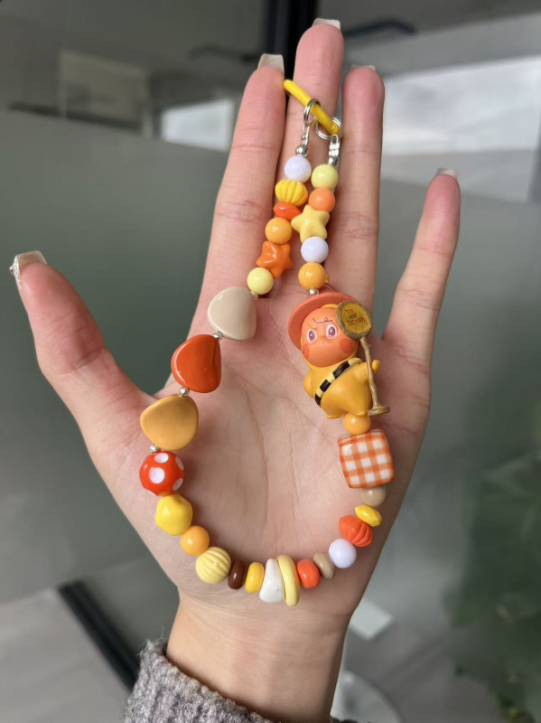 DIY privjesak za telefon i ključač — ručno izrađeni perličasti dizajn s motivom mačka/Snoopy, plast/smola