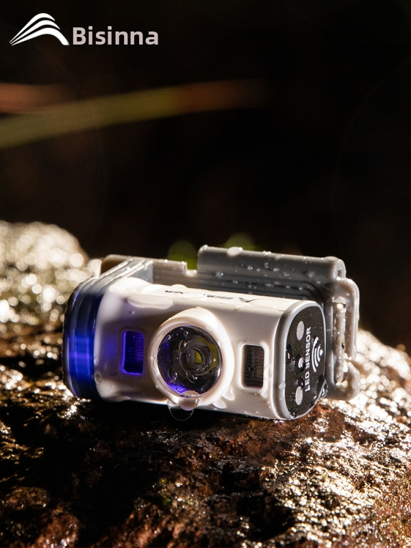 Čelna lampica za noćni ribolov na otvorenom s dugim vijekom trajanja – vodootporna, punjiva, rasvjeta do 50 m², 3 h jaka svjetlost / 5 h niska svjetlost, senzor svjetla