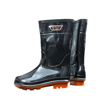 Muške čizme za kišu - gornji dio PVC, potplat od plastike, vodootporne, protuklizne, do srednje duljine potkoljenice