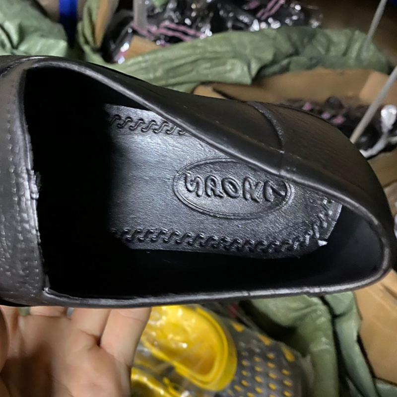 Muške čizme za kišu od plastike, gornji dio i potplat od plastike, protuklizne, overshoe dizajn, zaobljeni vrh