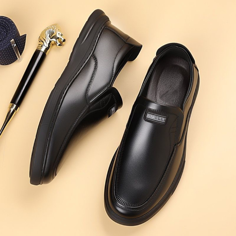 Muške PVC kišne čizme, niskog kroja, plastični gornji dio, plastična potplata, PVC ulošak, bez podloge