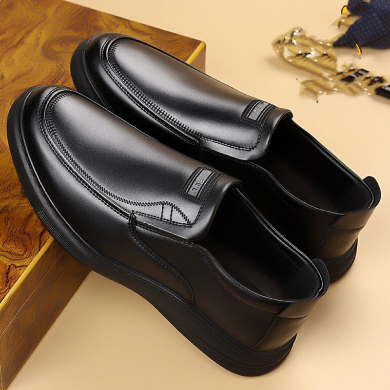 Muške PVC kišne čizme, niskog kroja, plastični gornji dio, plastična potplata, PVC ulošak, bez podloge