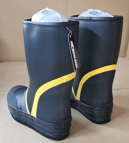 Čizme za ribolov s podom od filca i čavli, protuklizne, srednje visine gornji dio, plastični vrh, za muškarce