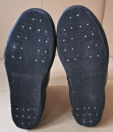 Čizme za ribolov s podom od filca i čavli, protuklizne, srednje visine gornji dio, plastični vrh, za muškarce