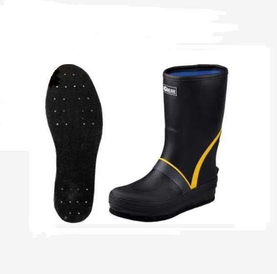 Čizme za ribolov s podom od filca i čavli, protuklizne, srednje visine gornji dio, plastični vrh, za muškarce